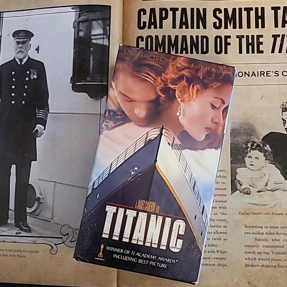 Vintage ⛴️ Titanic VHS Tape Box Set - Collectible🚢